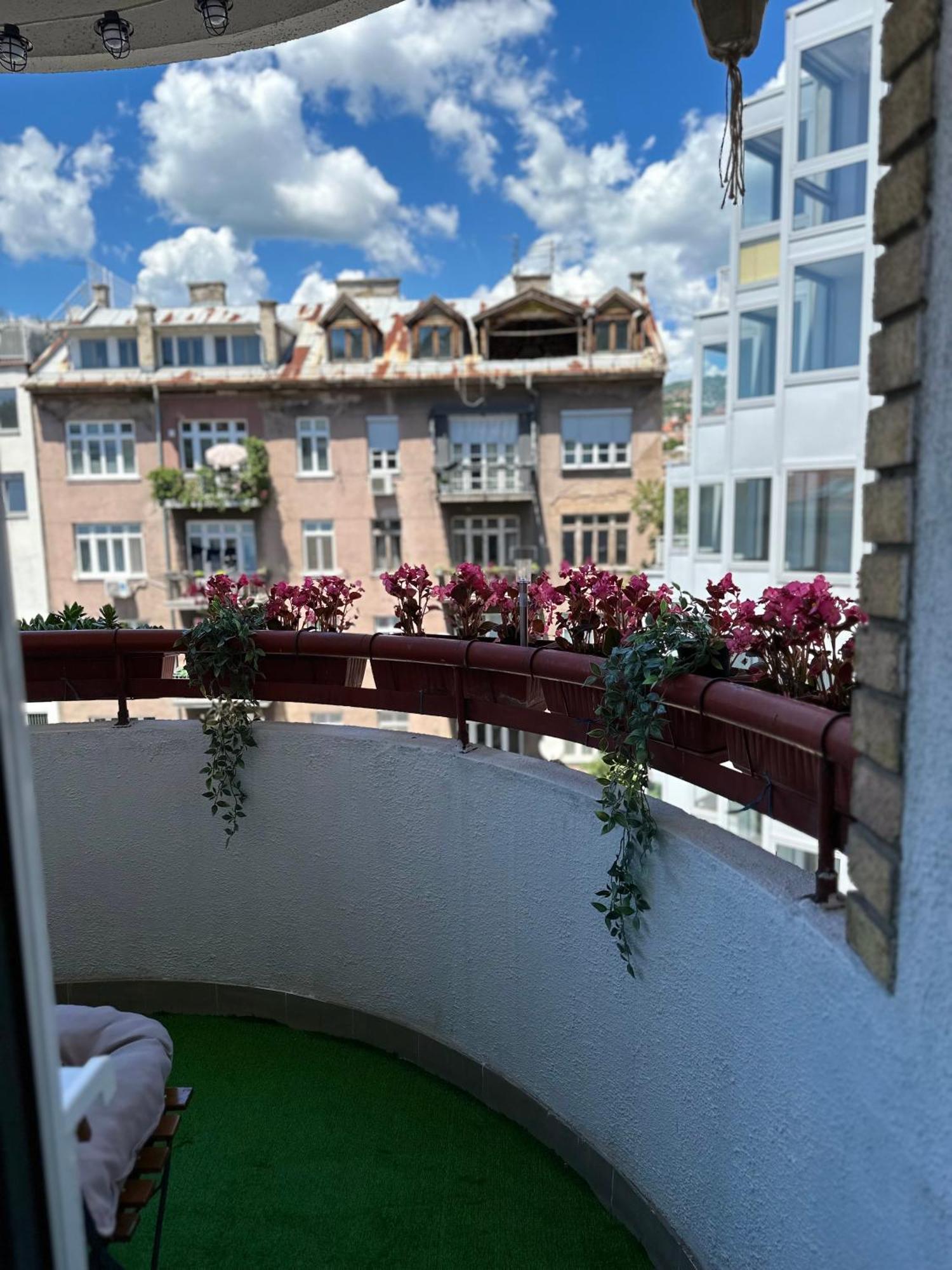 Aurelio Centar Apartment With Balcony And Free Parking Sarajevo Exteriör bild