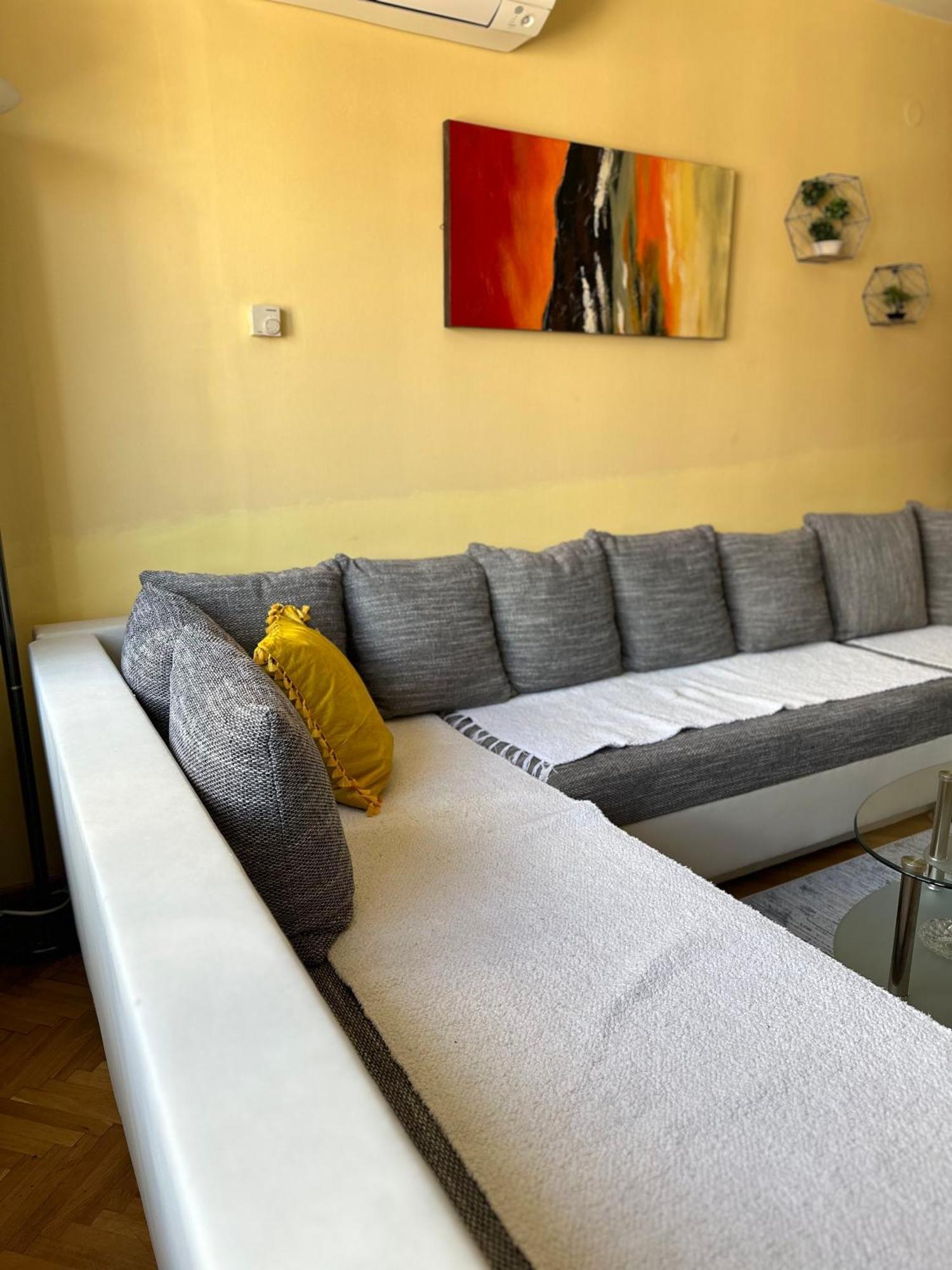 Aurelio Centar Apartment With Balcony And Free Parking Sarajevo Exteriör bild